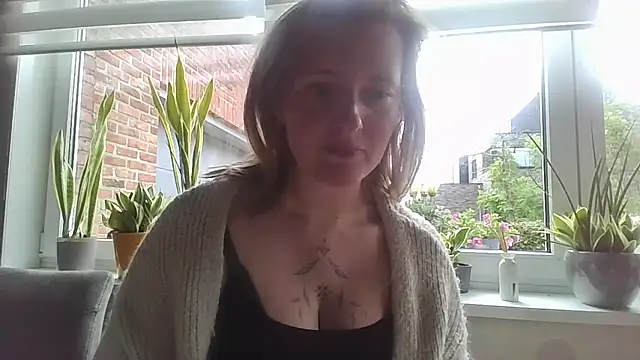 Snapshot of LiquidLeonie chatting on 20, 5, 2026 LiquidLeonie online show from 20, 5, 2026