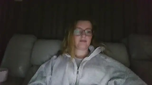 Snapshot of LiquidLeonie chatting on 13, 5, 2026 LiquidLeonie online show from 13, 5, 2026