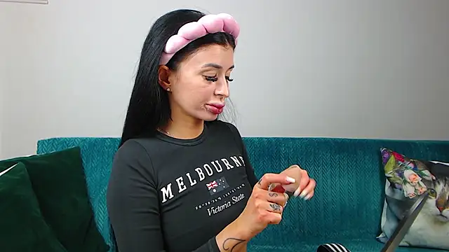 SaraDaisy online show from 7, 2, 2026