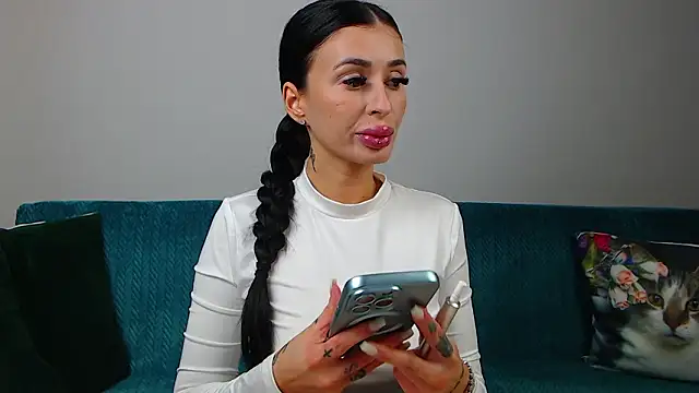 SaraDaisy online show from 4, 2, 2026