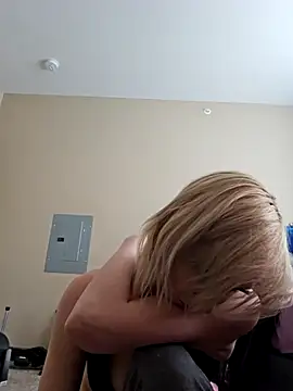 AmethystFoxx online show from 27, 3, 2026