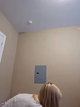 AmethystFoxx online show from 6, 11, 2025