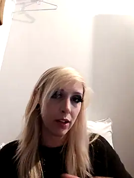 AmethystFoxx online show from 3, 11, 2025