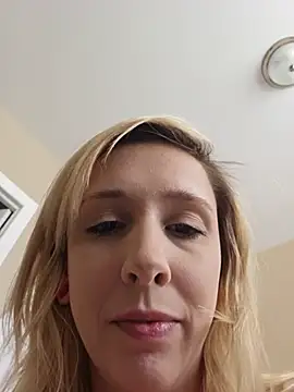 Snapshot of AmethystFoxx chatting on 3, 7, 2026 AmethystFoxx online show from 3, 7, 2026