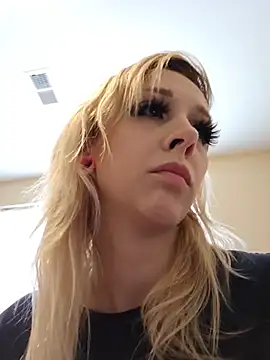 Snapshot of AmethystFoxx chatting on 9, 7, 2026 AmethystFoxx online show from 9, 7, 2026