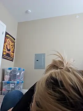 AmethystFoxx online show from 18, 4, 2026