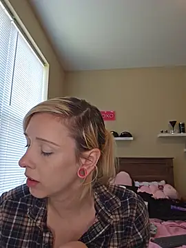 AmethystFoxx online show from 6, 6, 2026