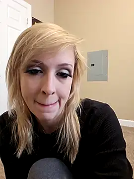 AmethystFoxx online show from 4, 4, 2026