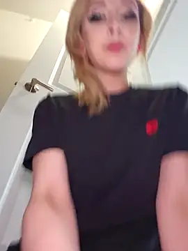 AmethystFoxx online show from 12, 4, 2026