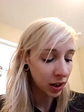 AmethystFoxx online show from 16, 10, 2025