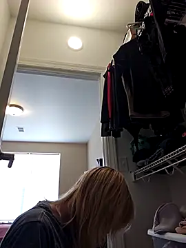 AmethystFoxx online show from 6, 4, 2026