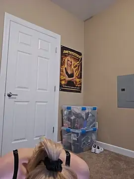 AmethystFoxx online show from 17, 5, 2026