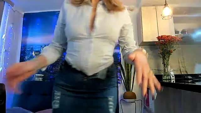 Snapshot of ashleymilf_1 chatting on 4, 3, 2025 ashleymilf 1 online show from 4, 3, 2025