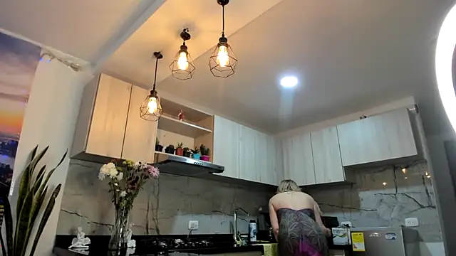 Snapshot of ashleymilf_1 chatting on 1, 3, 2025 ashleymilf 1 online show from 1, 3, 2025