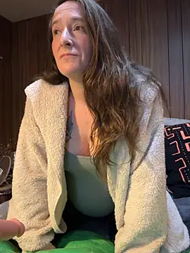 Mini And The Bear online show from 7, 2, 2026