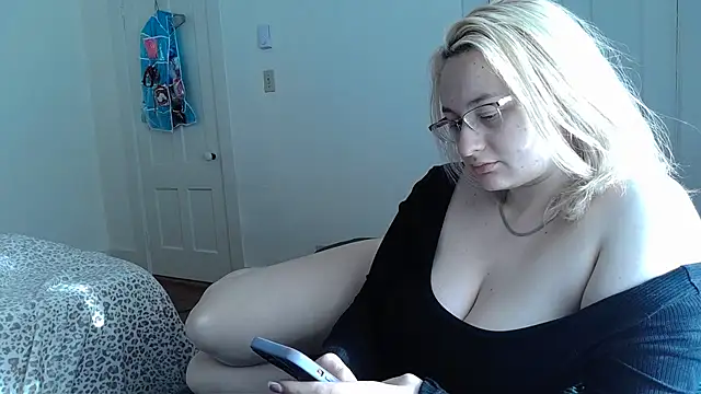 Snapshot of ashleyblaydex chatting on 8, 2, 2026 ashleyblaydex online show from 8, 2, 2026