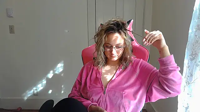 Snapshot of ashleyblaydex chatting on 25, 5, 2026 ashleyblaydex online show from 25, 5, 2026