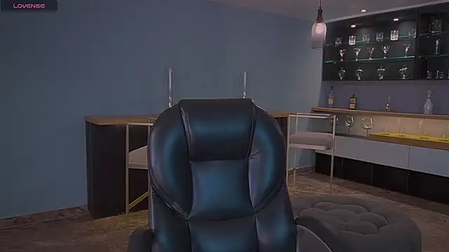 Snapshot of NaomiSainz chatting on 9, 10, 2025 NaomiSainz online show from 9, 10, 2025