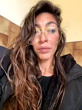 amanilouve online show from 7, 11, 2025