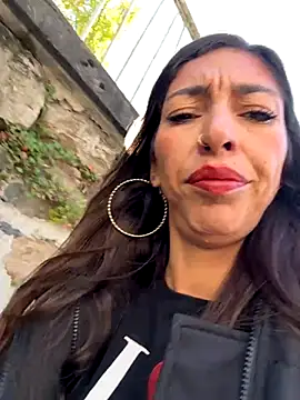 amanilouve online show from 4, 11, 2025