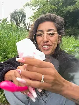 amanilouve online show from 12, 4, 2026