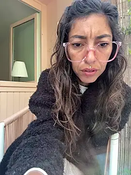 amanilouve online show from 21, 4, 2026