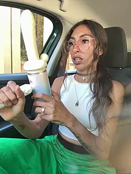 amanilouve online show from 23, 4, 2026