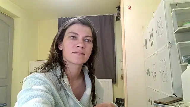 Snapshot of MercyLove chatting on 16, 4, 2026 MercyLove online show from 16, 4, 2026