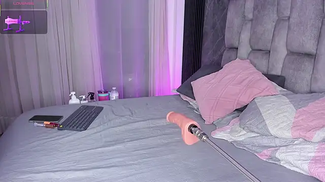 emily fox1 online show from 10, 10, 2025