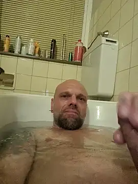 Ladyshaker82 online show from 16, 4, 2026