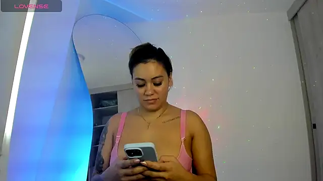SussiVega online show from 2, 10, 2025