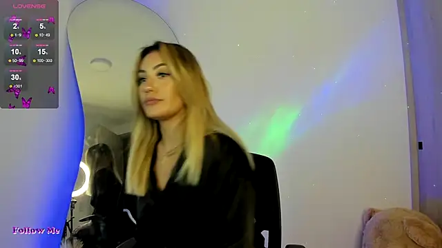 SussiVega online show from 7, 3, 2025