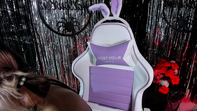 Snapshot of katalina_garcia chatting on 8, 10, 2025 katalina garcia online show from 8, 10, 2025