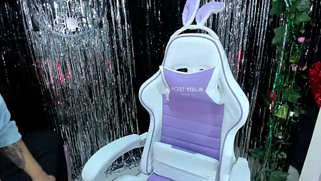 Snapshot of katalina_garcia chatting on 21, 10, 2025 katalina garcia online show from 21, 10, 2025