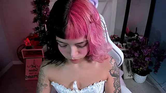 Snapshot of katalina_garcia chatting on 14, 11, 2025 katalina garcia online show from 14, 11, 2025