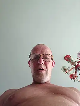 Snapshot of ClubbyEuphory chatting on 19, 6, 2026 ClubbyEuphory online show from 19, 6, 2026