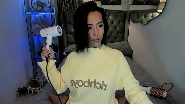 reighnempress online show from 2, 12, 2025