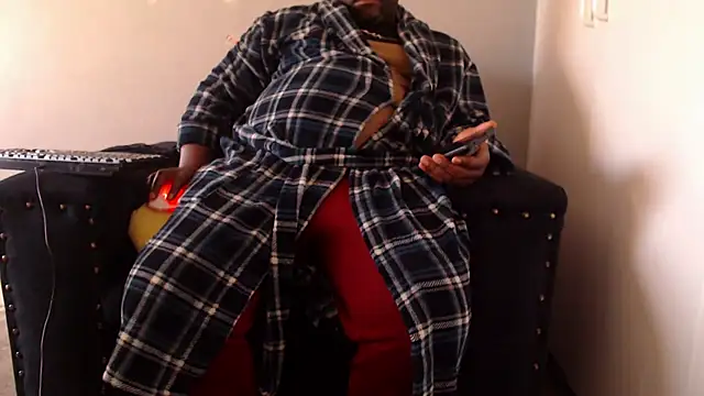 Snapshot of zuluboyxx chatting on 3, 6, 2026 zuluboyxx online show from 3, 6, 2026