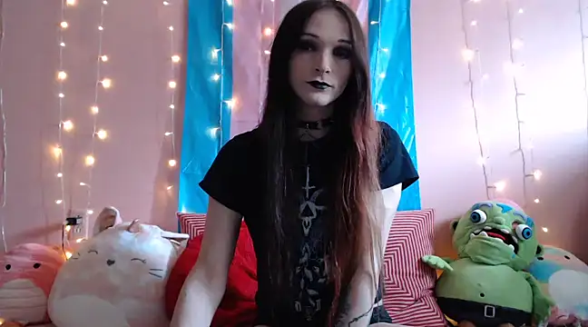 Snapshot of LilyLickt chatting on 19, 1, 2025 LilyLickt online show from 19, 1, 2025