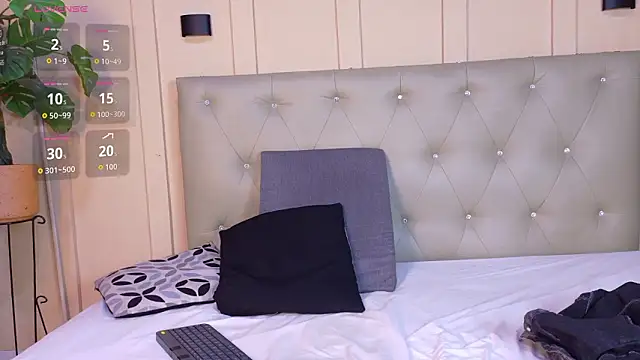 nicol snow online show from 25, 3, 2026