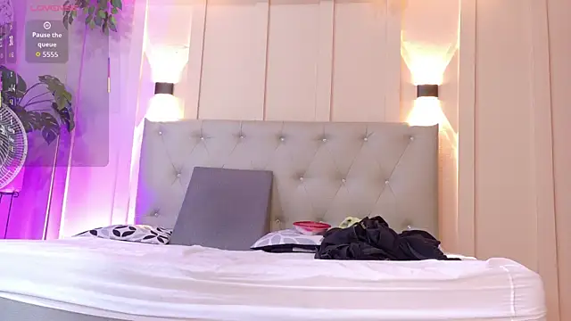 nicol snow online show from 9, 11, 2025