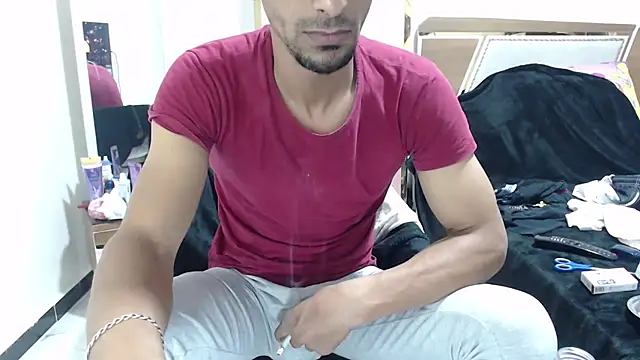 Snapshot of highguy chatting on 28, 10, 2025 highguy online show from 28, 10, 2025