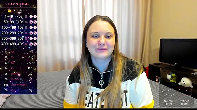 Snapshot of AlanaBrox chatting on 28, 2, 2025 AlanaBrox online show from 28, 2, 2025