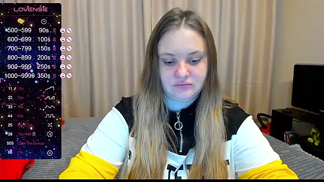 Snapshot of AlanaBrox chatting on 10, 1, 2025 AlanaBrox online show from 10, 1, 2025