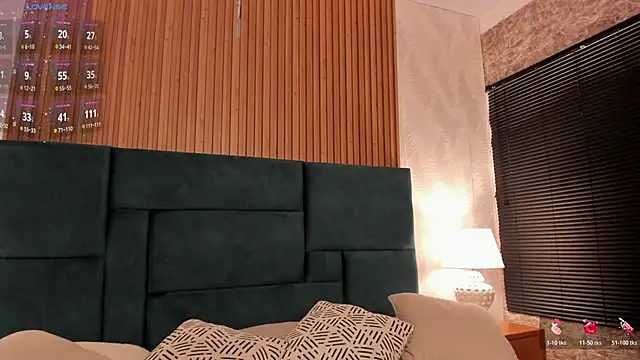 Snapshot of Kareena_chopra chatting on 23, 10, 2025 Kareena chopra online show from 23, 10, 2025