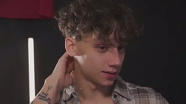 Snapshot of Nicky_neal chatting on 5, 10, 2025 Nicky neal online show from 5, 10, 2025