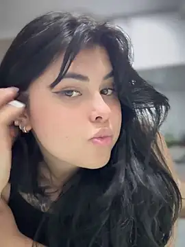 Snapshot of Alyaa_s chatting on 21, 10, 2025 Alyaa s online show from 21, 10, 2025