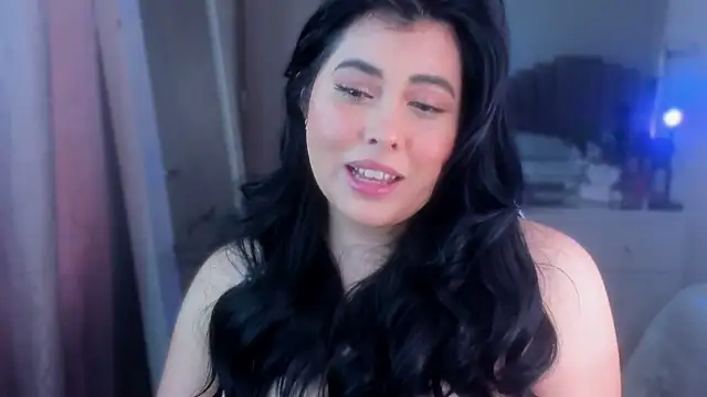 Snapshot of Alyaa_s chatting on 9, 9, 2025 Alyaa s online show from 9, 9, 2025