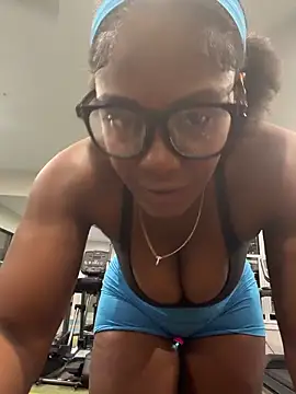 TilaTotti online show from 8, 4, 2026