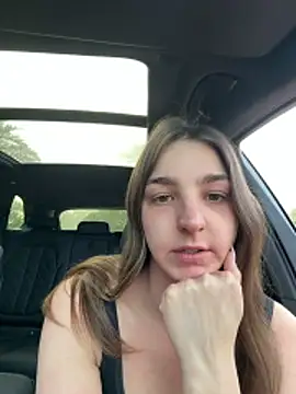 DoriDeluxe66 online show from 13, 2, 2026